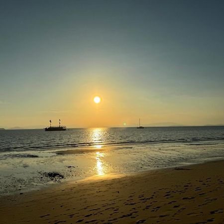 Blue Bay Resort - Access To Pool And Beach-Phuket & Krabi Ko Yao المظهر الخارجي الصورة Sunset at Tanjung Piai