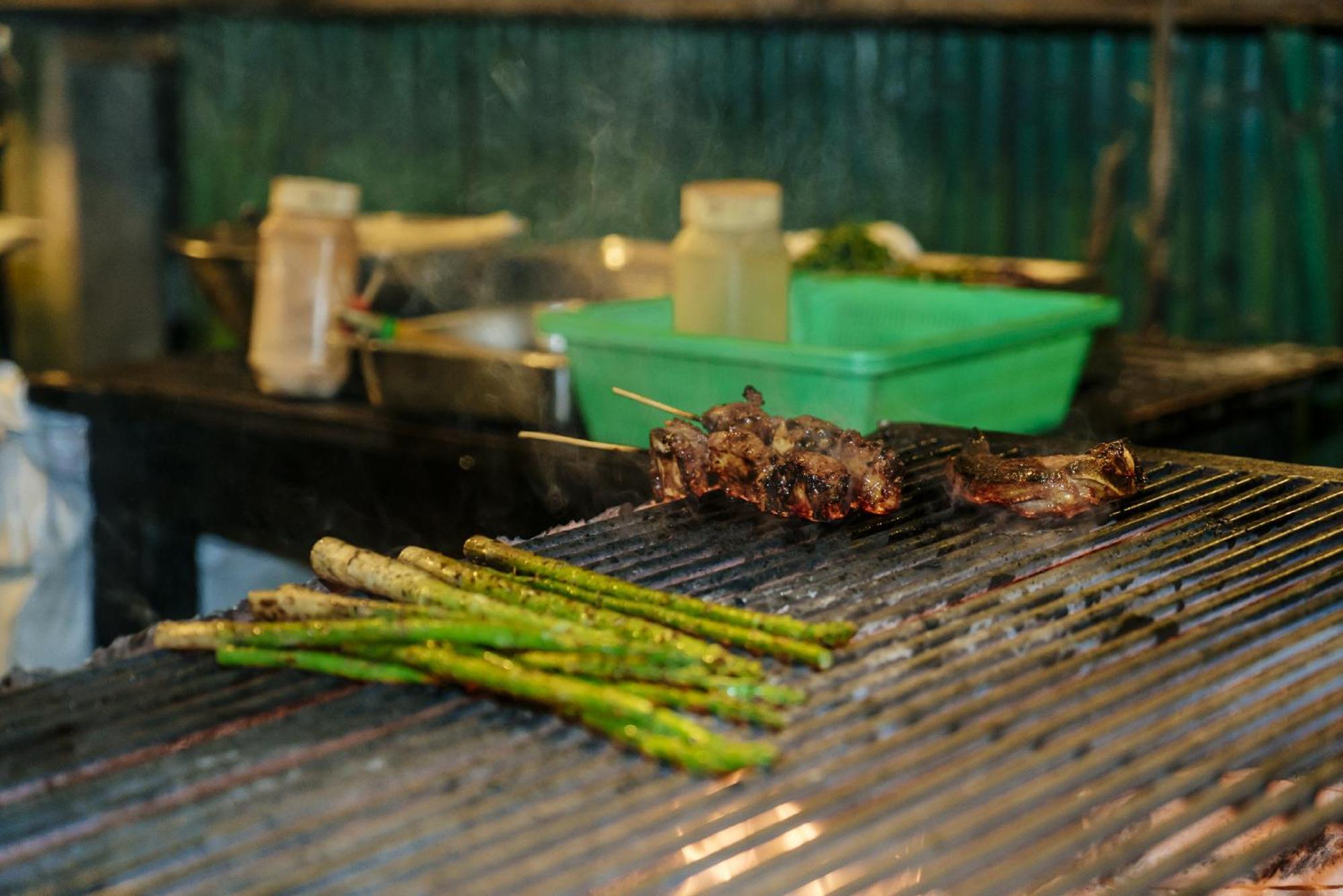 Blue Bay Resort - Access To Pool And Beach-Phuket & Krabi Ko Yao المظهر الخارجي الصورة Grilled asparagus