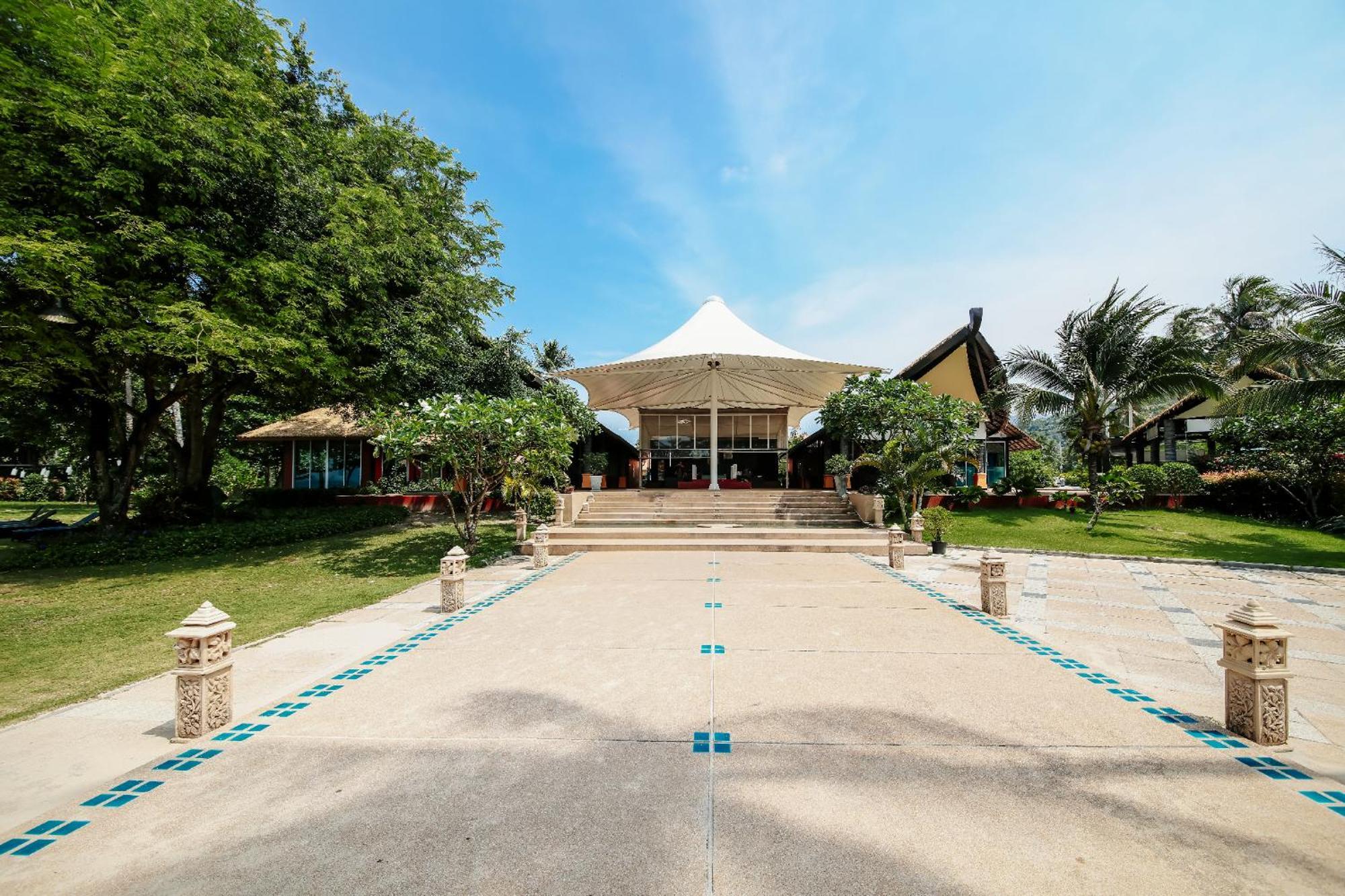 Blue Bay Resort - Access To Pool And Beach-Phuket & Krabi Ko Yao المظهر الخارجي الصورة The main entrance of the resort