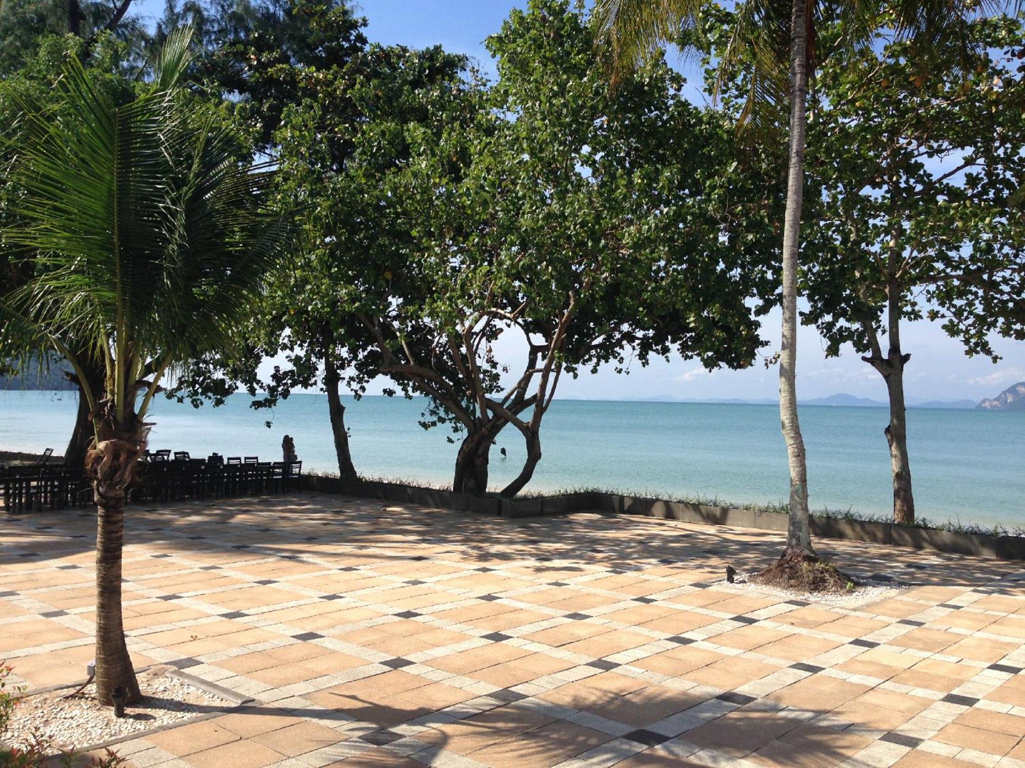 Blue Bay Resort - Access To Pool And Beach-Phuket & Krabi Ko Yao المظهر الخارجي الصورة View of the Andaman Sea from the resort