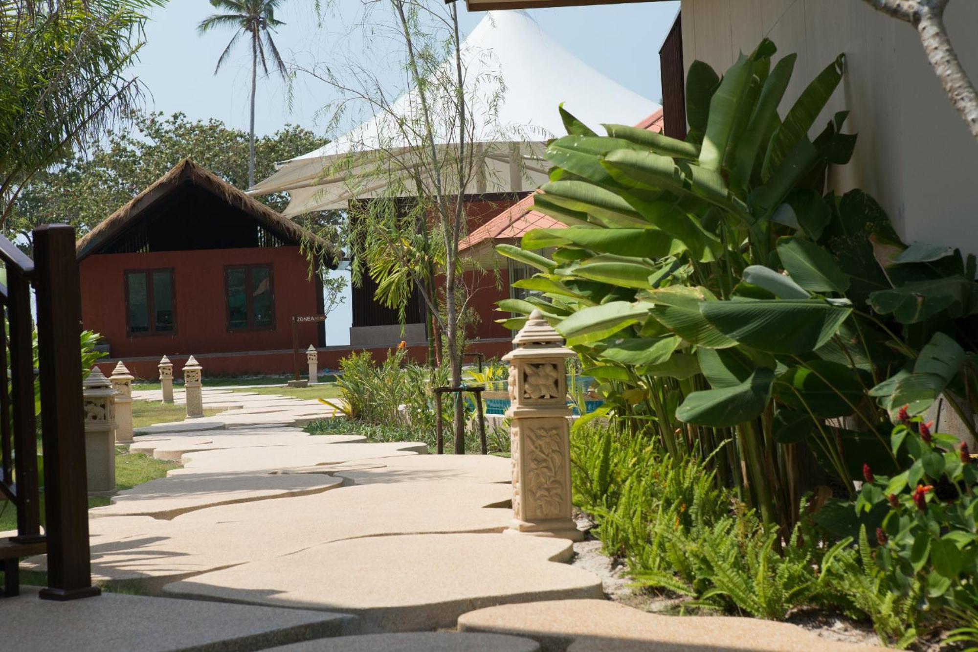 Blue Bay Resort - Access To Pool And Beach-Phuket & Krabi Ko Yao المظهر الخارجي الصورة The resort's grounds