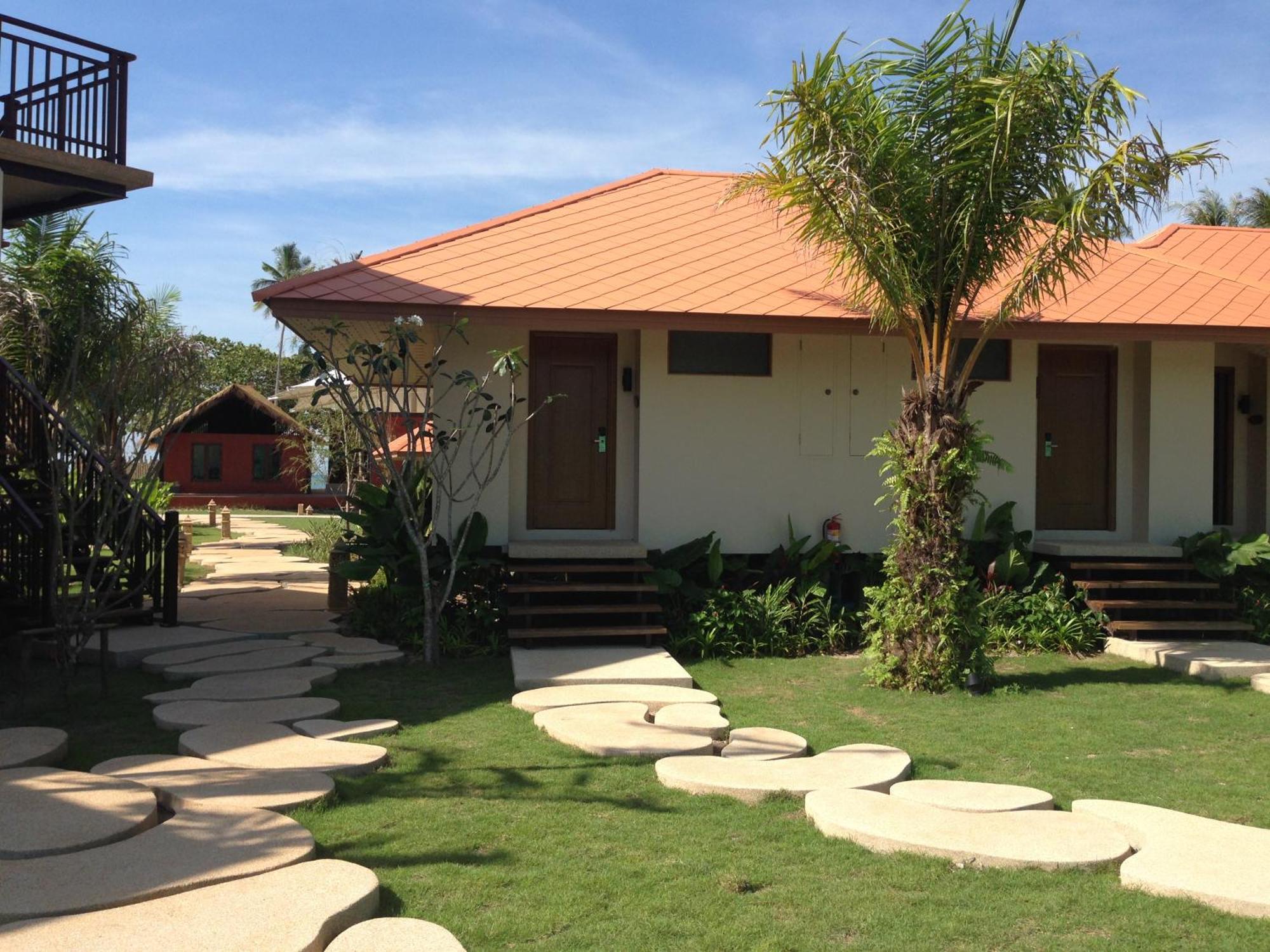 Blue Bay Resort - Access To Pool And Beach-Phuket & Krabi Ko Yao المظهر الخارجي الصورة The resort's bungalows