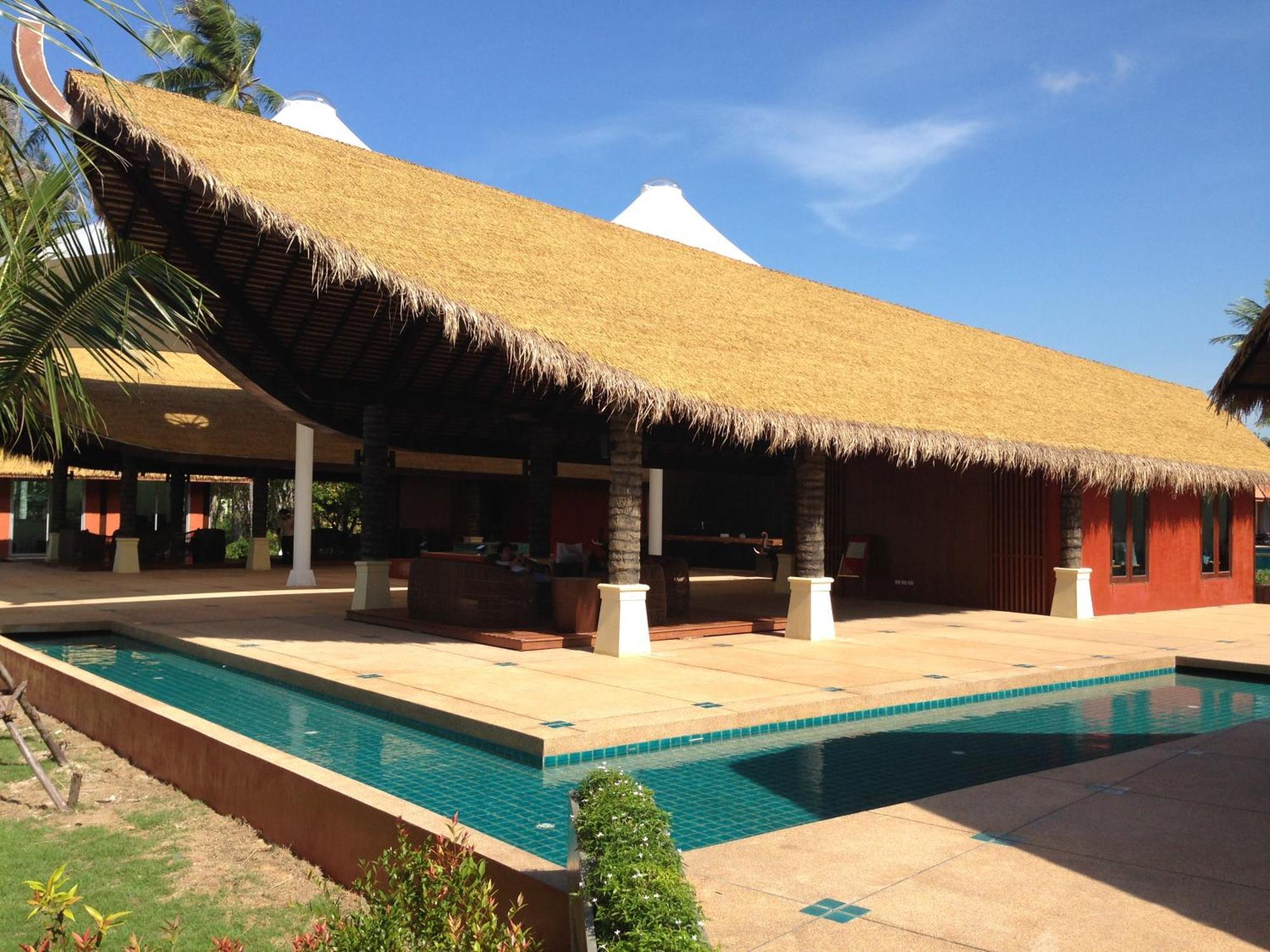Blue Bay Resort - Access To Pool And Beach-Phuket & Krabi Ko Yao المظهر الخارجي الصورة The resort's main lobby
